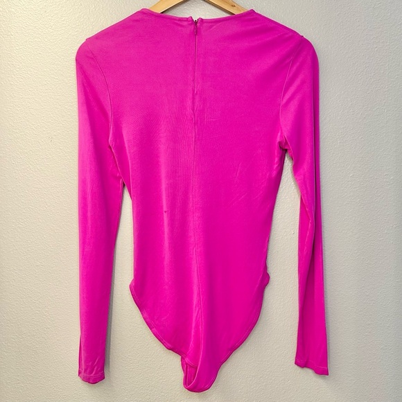 NEW FARM Rio Bright Pink Long Sleeve Twist Front Cut Out Bodysuit - Picture 11 of 13
